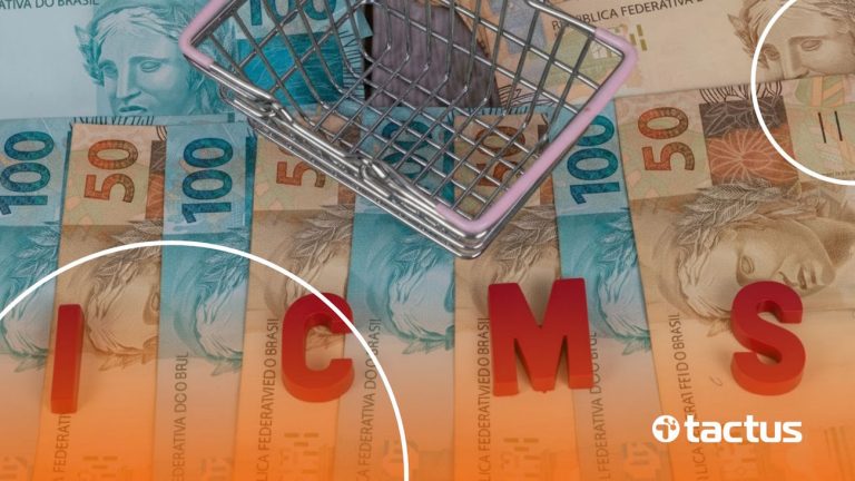 Imagem mostra notas de cem reais com a palavra ICMS em cima, para simbolizar o fim da cobrança desse imposto com a reforma tributária